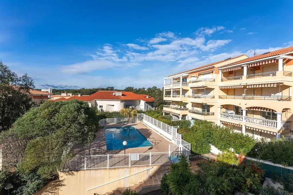 Joli 65M2 Piscine Parking Apartment Saint-Raphael  0*, Saint-Raphael (Var)